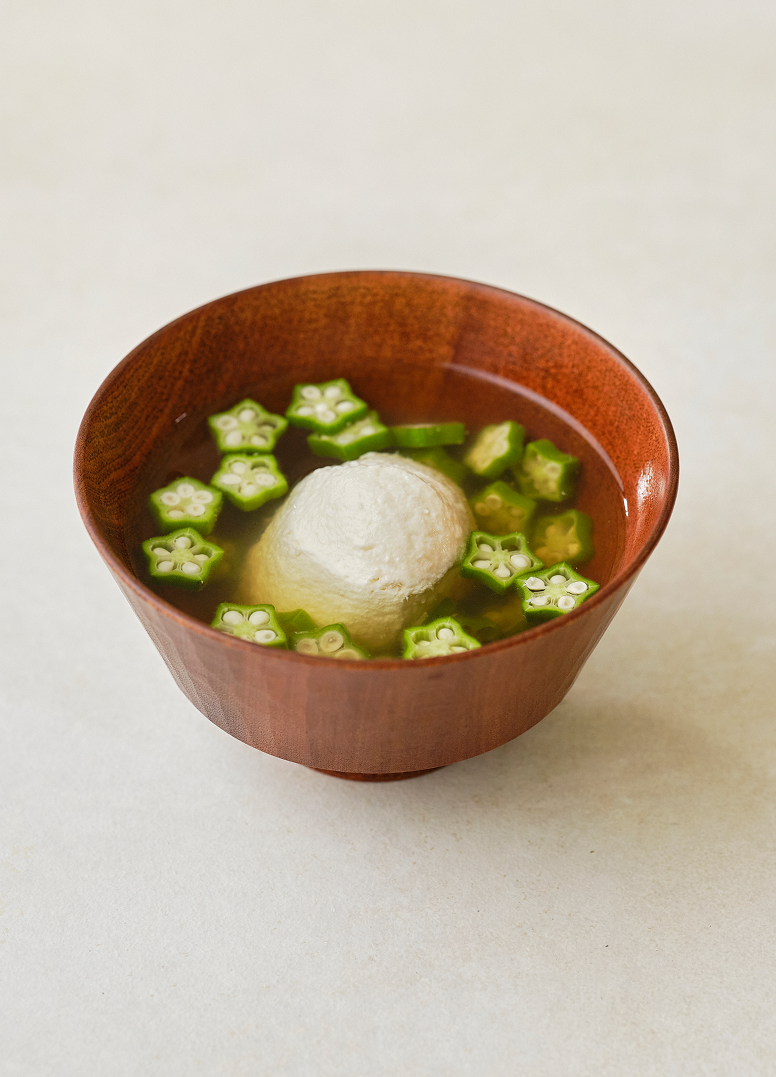 すくい豆腐とオクラのすまし汁